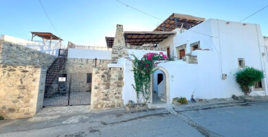 Πετρόχτιστη μεζονέτα στο Σίβα Ηρακλείου