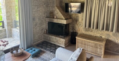 ΚΑΤΟΙΚΙΑ ΠΡΟΣ ΠΩΛΗΣΗ ΣΤΟΝ ΕΠΤΑΛΟΦΟ ΠΑΡΝΑΣΣΟΥ Φωτογραφία 