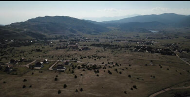 18 ΟΜΟΡΑ ΑΓΡΟΤΕΜΑΧΙΑ ΠΡΟΣ ΠΩΛΗΣΗ ΣΤΟ ΛΙΒΑΔΙ ΠΑΡΝΑΣΣΟΥ Φωτογραφία 