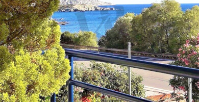 STUNNING SEA-VIEW APARTMENT IN SARONIDA