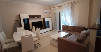Apartment 82 m² in Varkiza.