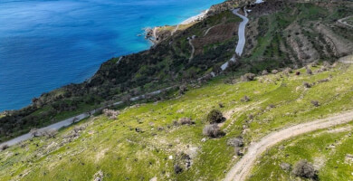 Αγροτεμάχιο με αμφιθεατρική θέα στο Ροδάκινο