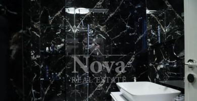 Σύγχρονο οροφοδιαμέρισμα πλήρως επιπλωμένο Φωτογραφία 