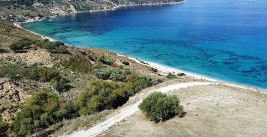 Οικόπεδο με εντυπωσιακή θέα στον Αγκώνα Φωτογραφία 