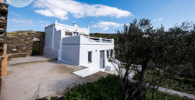 SIOTOS REAL ESTATE Photo 1