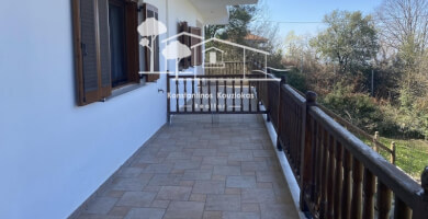 Two two-level maisonettes with basement and green yard for sale in Vavdos, Halkidiki. Photo 