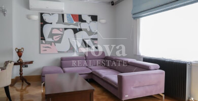 Σύγχρονο οροφοδιαμέρισμα πλήρως επιπλωμένο Φωτογραφία 