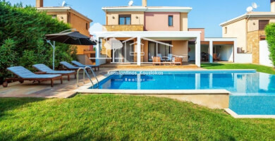 Beautiful villa with pool and private garden.