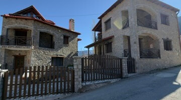 Μεζονέτα στην Αγόριανη Παρνασσού