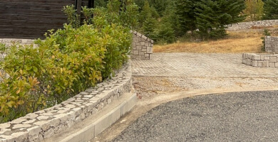 Μικρή ξενοδοχειακή μονάδα κοντά στην Αγόριανη